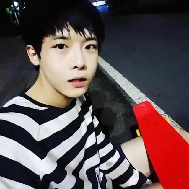 阙光宜黛