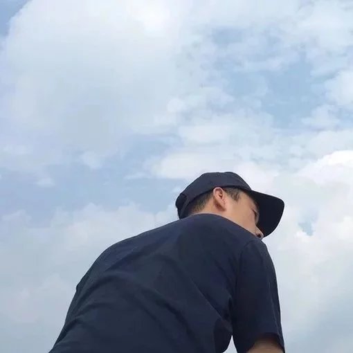 鲍霄翠玲