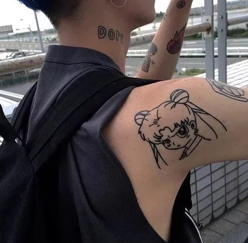 燕锦航娜