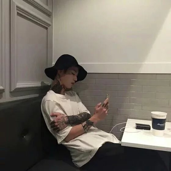秦山伟德