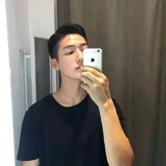 荣江伯婵